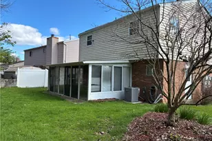 5176 Janie Dr, Pittsburgh, PA 15227 - Photo 4
