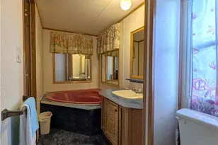 401 Silver Ln, Center Township, PA 16001 - Photo 20