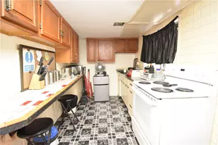 924 Island Ave, McKees Rocks, PA 15136 - Photo 18