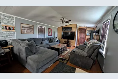 203 Colvin Rd, Greensboro, PA 15338 - Photo 6