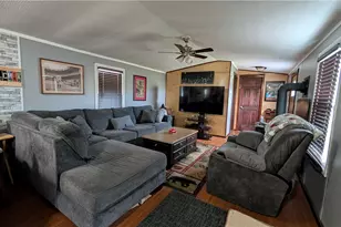 203 Colvin Rd, Greensboro, PA 15338 - Photo 6