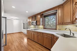 1460 Great Oak Dr, Scott Township, PA 15220 - Photo 12