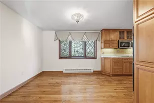 1460 Great Oak Dr, Scott Township, PA 15220 - Photo 8