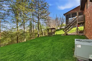 1460 Great Oak Dr, Scott Township, PA 15220 - Photo 32