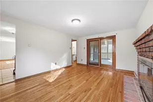 1460 Great Oak Dr, Scott Township, PA 15220 - Photo 16