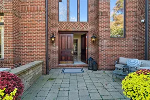 2102 Chablis Ct, Hampton, PA 15044 - Photo 2