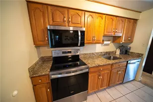 155 Connie Park Dr, Kennedy Township, PA 15136 - Photo 10