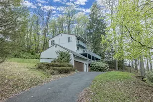 860 Parkview Dr, Westmont Hilltop School District, PA 15905 - Photo 2