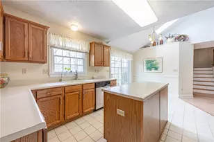 224 Country View Dr, Lower Burrell, PA 15068 - Photo 12
