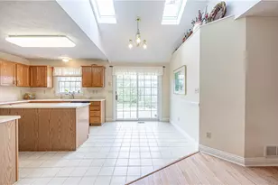224 Country View Dr, Lower Burrell, PA 15068 - Photo 10