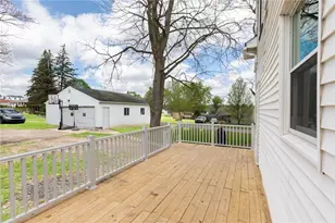 939 Warren Ave, New Castle, PA 16101 - Photo 8