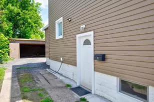 1702 McMinn St, Aliquippa, PA 15001 - Photo 2