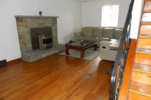 131 Wise Ln, Pittsburgh, PA 15209 - Photo 2