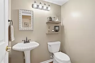 529 Grandshire, Cranberry Township, PA 16066 - Photo 6