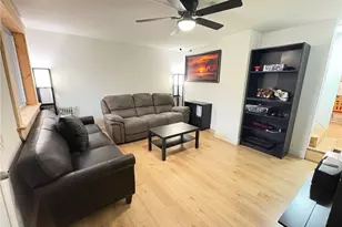 210 N 4th St, Jeannette, PA 15644 - Photo 6