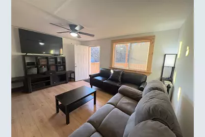 210 N 4th St, Jeannette, PA 15644 - Photo 8