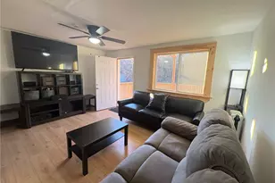 210 N 4th St, Jeannette, PA 15644 - Photo 8