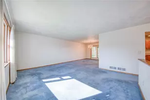 209 Falcon Ridge Dr, New Kensington, PA 15068 - Photo 4
