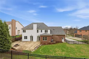 345 Ivy Dr, Pine Township, PA 15044 - Photo 4