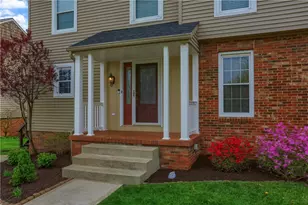 208 Parliament Dr, Moon/Crescent Twp, PA 15108 - Photo 4