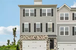 142 River Rdg Dr, Moon/Crescent Twp, PA 15108 - Photo 2