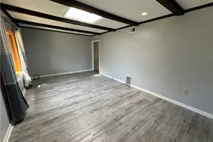 203 Carson St, Springdale Township, PA 15144 - Photo 4