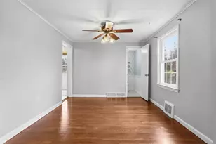 2012 Pleasant St, Bethel Park, PA 15102 - Photo 8