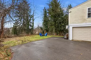 2012 Pleasant St, Bethel Park, PA 15102 - Photo 28