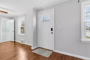 2012 Pleasant St, Bethel Park, PA 15102 - Photo 4
