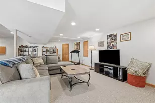 100 Walnut Dr, Robinson Twp, PA 15136 - Photo 36