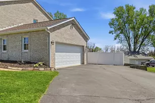 100 Walnut Dr, Robinson Twp, PA 15136 - Photo 50