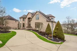 7031 Pinehurst Dr, Collier Township, PA 15142 - Photo 2