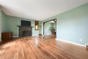 131 Sylvania Dr, South Park, PA 15236 - Photo 2