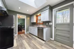 131 Sylvania Dr, South Park, PA 15236 - Photo 8