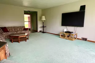322 Constitution Ave, West Mifflin, PA 15122 - Photo 6