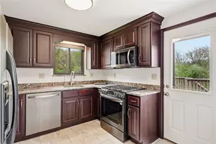 4972 Field Acres Dr, Hampton, PA 15044 - Photo 10