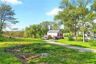 127 Rose Rd, Bullskin Township, PA 15666 - Photo 8