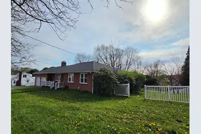 512 Ridgeway Avenue, Grove City Boro, PA 16127 - Photo 2