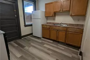 505 Broadway Ave, McKees Rocks, PA 15136 - Photo 2