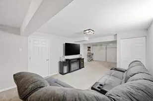 113 Foxwood Dr, Pittsburgh, PA 15090 - Photo 24