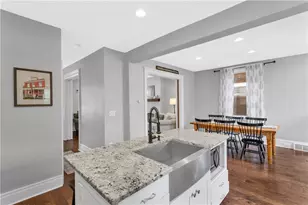365 Pennsylvania Ave, Oakmont, PA 15139 - Photo 12