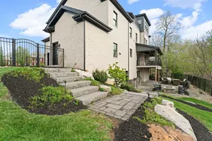 1044 Diane Ln, Indiana Township, PA 15024 - Photo 2