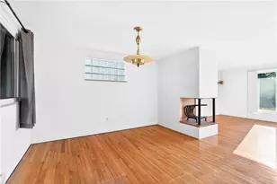 9885 Neuhart Blvd, Pittsburgh, PA 15090 - Photo 12