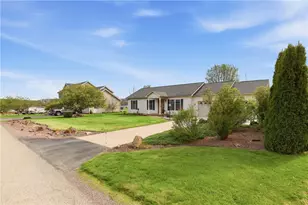 695 Greenhouse Rd, Milford Township, PA 15557 - Photo 4