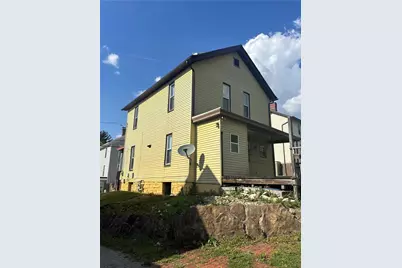 16 Oak St, Manor, PA 15665 - Photo 2