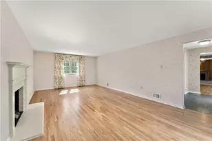 8290 Bramble Ln, Pittsburgh, PA 15237 - Photo 6