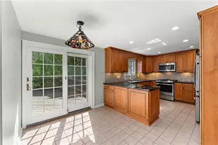 8290 Bramble Ln, Pittsburgh, PA 15237 - Photo 16