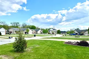 201 Wimbledon Dr, Mount Pleasant Township, PA 15666 - Photo 8