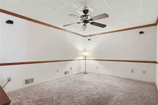 670 Woodcrest Dr, Robinson Twp, PA 15205 - Photo 30