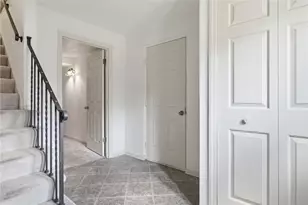 670 Woodcrest Dr, Robinson Twp, PA 15205 - Photo 8